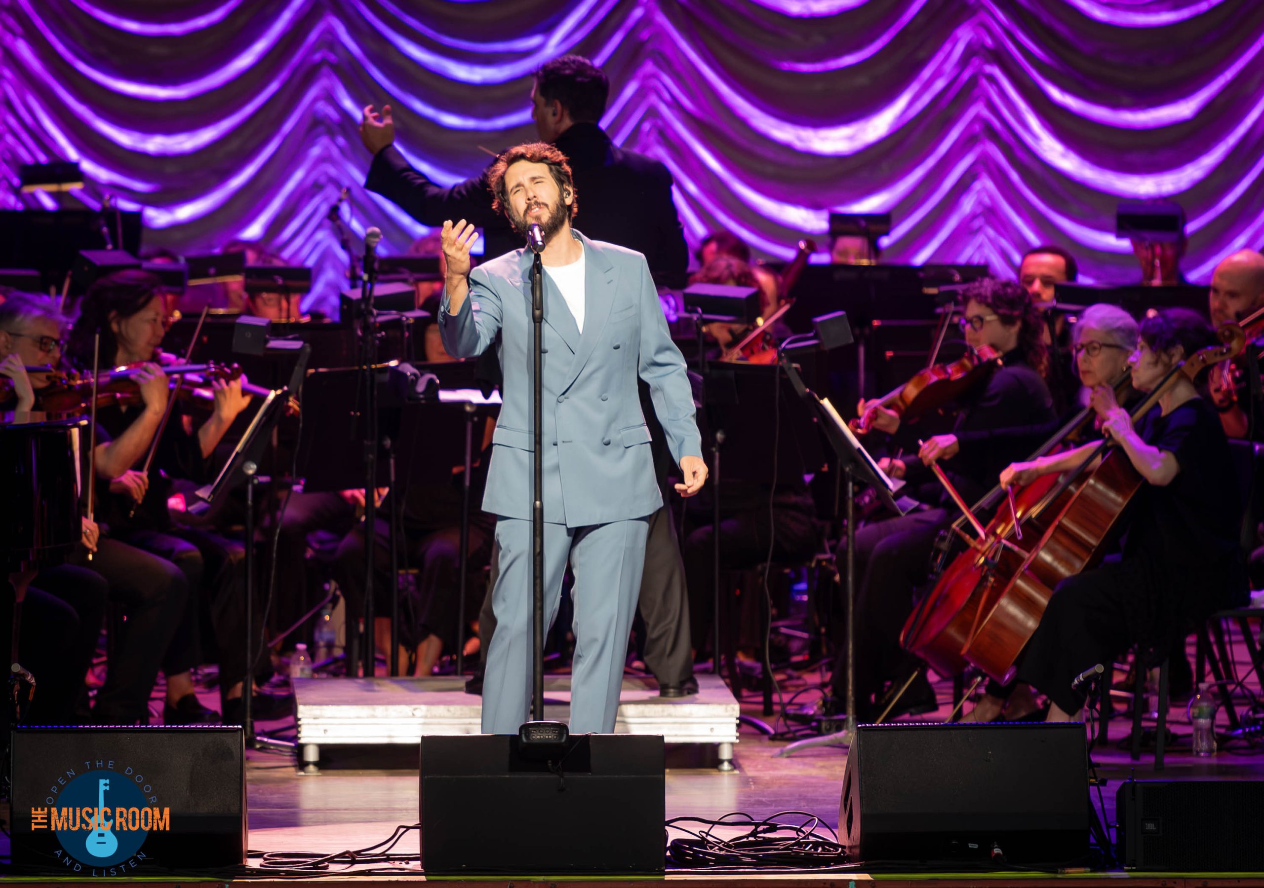 Audience at a Josh Groban concert